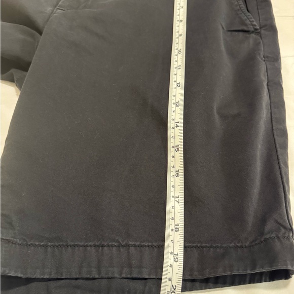 Uniqlo Black Flat Front Chino Shorts - Picture 8 of 9